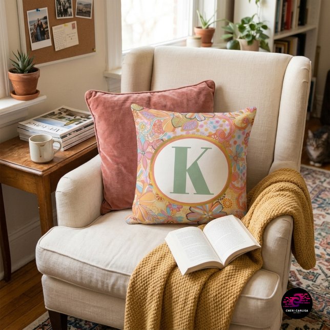 Monogram Trippy Nostalgic Floral Mood Kissen (Flower power called… it wants its vibes back 🌼✨)