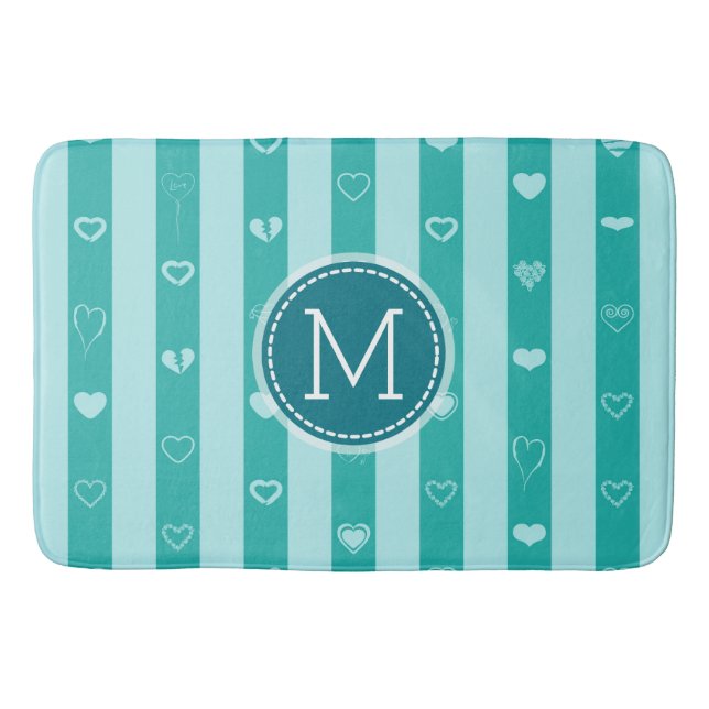 Monogram Turquoise Streifen Modernes Herzmuster Badematte (Vorderseite)