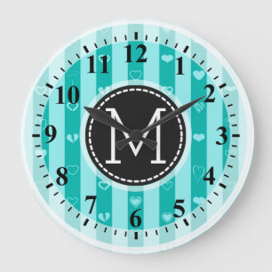 Monogram Turquoise Streifen Modernes Herzmuster Große Wanduhr