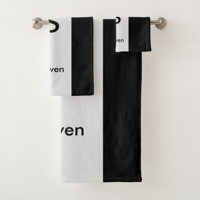 Monogram Two Tone Modern Black and Light Gray Badhandtuch Set (Insitu)