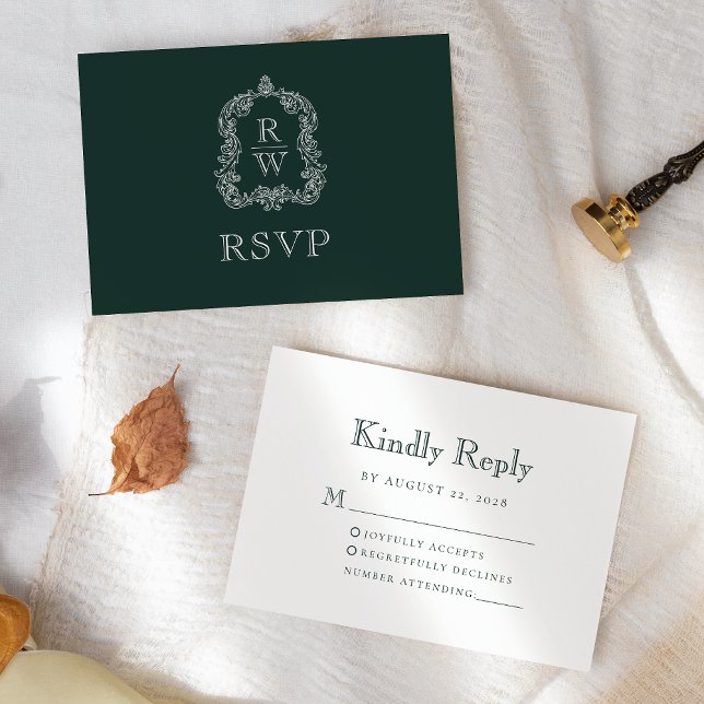 Monogram Wappen Forest Green Wedding RSVP Karte (Von Creator hochgeladen)
