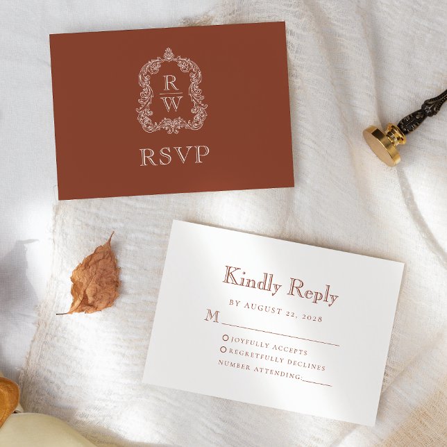 Monogram Wappen Terracotta Wedding RSVP Karte (Von Creator hochgeladen)