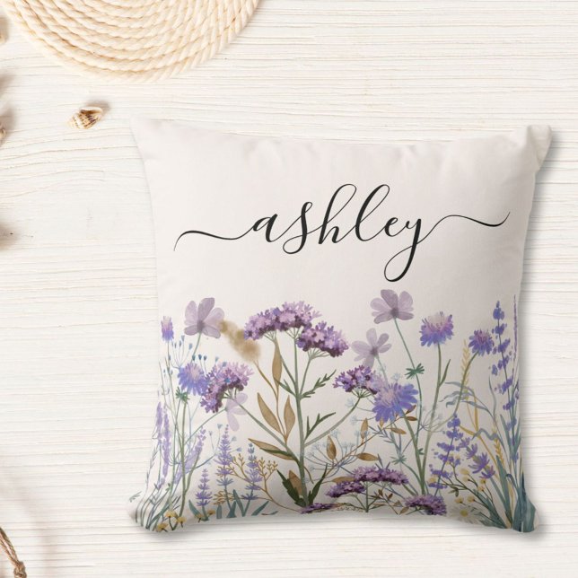 Monogram Wasserfarbe Lila Wildblume Meadow Kissen (In situ)