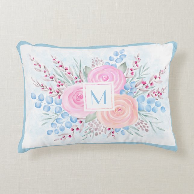 Monogram Watercolor Bouquet Pink Roses Blue Blätte Dekokissen (Vorderseite)