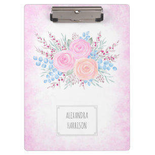 Monogram Watercolor Bouquet Pink Roses Blue Blätte Klemmbrett