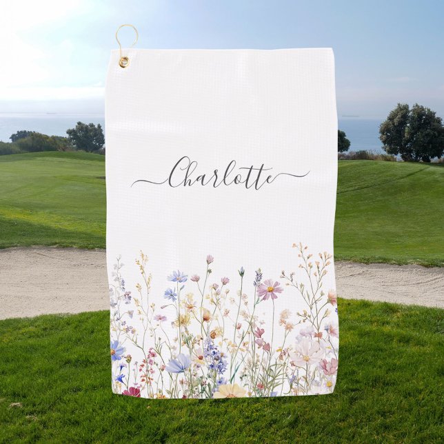 Monogram Watercolor Rustic Pretty Wildflower Field Golfhandtuch (In situ)