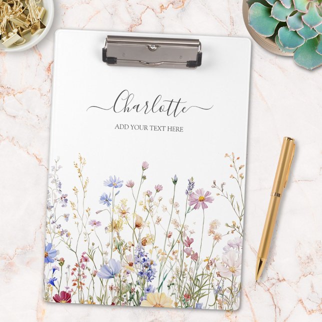 Monogram Watercolor Rustic Pretty Wildflower Field Klemmbrett (In situ)