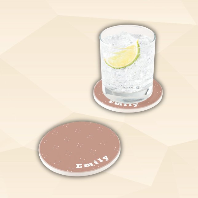 Monogram, weißer Pfeil auf mocha-mussen Hintergrun Getränkeuntersetzer (Von Creator hochgeladen)