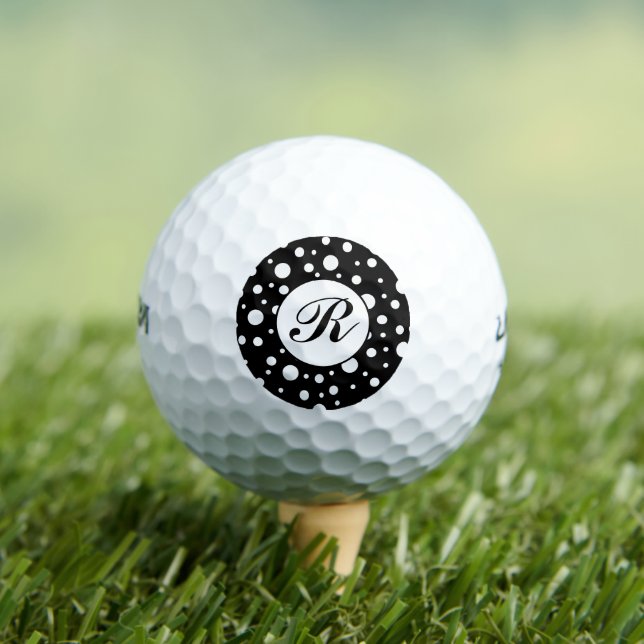 Monogram White auf Black Polka Dot Pattern Golfball (Insitu T-Shirt)