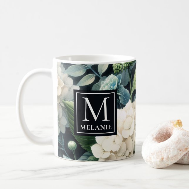 Monogram White Hydrangea-Individuelle Name Kaffeetasse (Mit Donut)