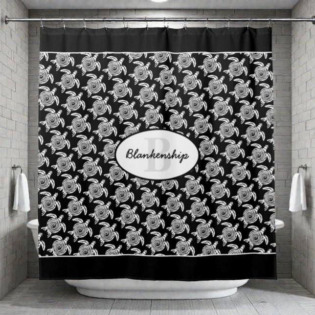 Monogram White Tribal Turtle Pattern Over Black Duschvorhang (Turtle pattern with monogram and name black and white shower curtain in bathroom )