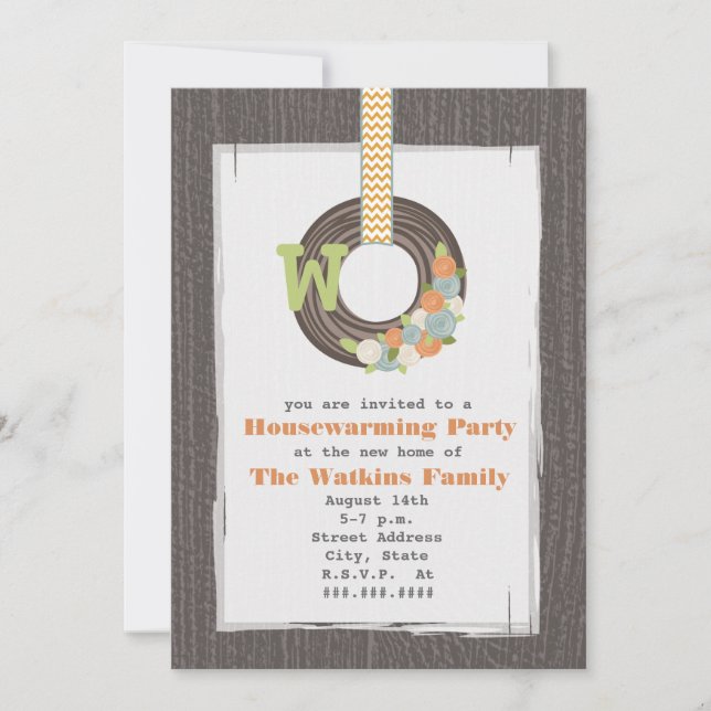 Monogram Wreath Wood  Housewarming Party Einladung (Vorderseite)