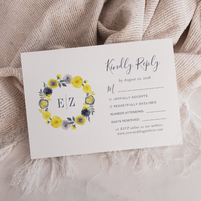 Monogram Yellow Graue Floral Wreath Wedding RSVP Karte (Von Creator hochgeladen)