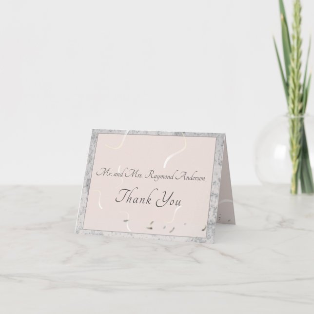 Monogramierte Peach & Gray Marble Dankeskarte (Vorderseite)