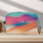 Monogramm Abstrakte Farbverläufe Moderne Waschbeutel<br><div class="desc">Die moderne, farbenfrohe, Abstrakte Farbenprägung des Dopp-Kits, erstellt von PixiaDesigns, ist die perfekte Mischung aus Kunst und Nützlichkeit für die aktive Frau. Sein Design besticht durch lebendige, moderne abstrakte Farbtöne, die das Auge bezaubern und mit der minimalistischen Einfachheit eines personalisierten Monogramms in knusprigem Weiß ausgeglichen werden. Ideal für Tanz, Reisen,...</div>