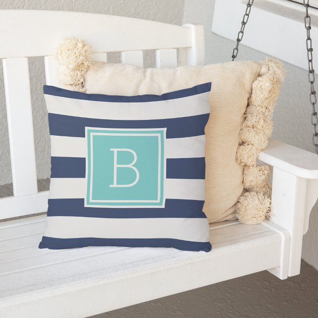 Monogramm Aqua und Navy Stripe Außenbereich Kissen Für Draußen (Von Creator hochgeladen)