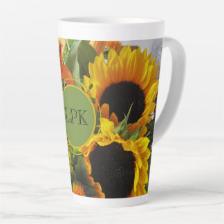 Monogramm atemberaubende Sonnenblumen Druck 17oz Milchtasse