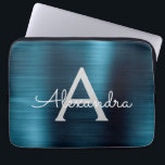 Monogramm aus blauem Metallic Modernes Chic Laptopschutzhülle<br><div class="desc">Blaue und graue Imitate Edelstahl Metallfolien Moderne und elegante Monogram Schlacke. Diese mit Monogramm personalisierte Laptop-Hülle kann auf Ihren Anfangs- und Vornamen angepasst werden und macht ein perfektes Weihnachts- oder Geburtstagsgeschenk.</div>