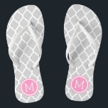 Monogramm aus grauem und rosa marokkanischem Quarz Flip Flops<br><div class="desc">Maßgeschneiderte,  bedruckte Flop-Sandalen mit einem stilvollen marokkanischen Quartrefolienmuster und einem eigenen Monogramm oder einem anderen Text in einem Kreisrahmen. Klicken Sie auf Anpassen,  um Schriftart und Farben zu ändern oder eigene Bilder hinzuzufügen,  um ein einzigartiges Design zu erstellen!</div>