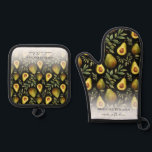 Monogramm aus Liebe Avocado Muster Ofenhandschuh & Topflappen-Set<br><div class="desc">Aquarellfarben Avocado Wiederholmuster Design. Personalisiert ist die Küche eines jeden Namens. Gutes Geschenk für jeden Liebhaber der Küche.</div>