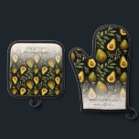 Monogramm aus Liebe Avocado Muster Ofenhandschuh & Topflappen-Set<br><div class="desc">Aquarellfarben Avocado Wiederholmuster Design. Personalisiert ist die Küche eines jeden Namens. Gutes Geschenk für jeden Liebhaber der Küche.</div>