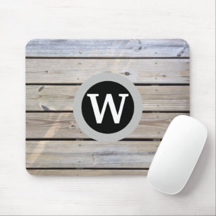 Monogramm aus verwittertem Kiefernholz Mousepad