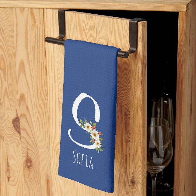 Monogramm blaues Küchentuch als Einzugsgeschenk (Drittel gefaltet)