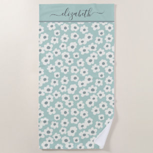 Monogramm Boho Sage Grün Weiß Grau Floral Strandtuch