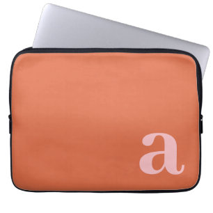 Monogramm Buchstabe Pink & Rot Minimalistisch Laptopschutzhülle