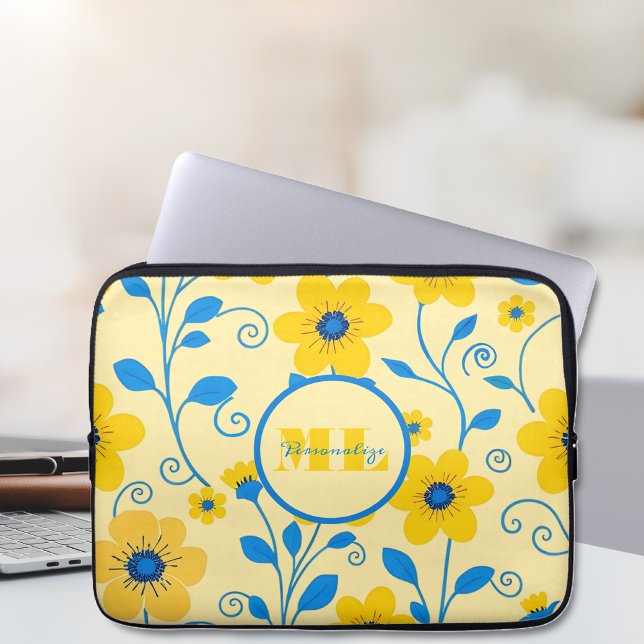 Monogramm Butter Gelb und Blau Laptopschutzhülle (Monogram Butter Yellow and Blue Floral Laptop Sleeve)