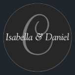 Monogramm C Hochzeitsticker für Siegel Runder Aufkleber<br><div class="desc">Monogram-Geschenke haben eine große Auswahl an individuell anpassbaren USPS-Briefmarke,  Umschlag Aufkleber-Aufkleber,  Grußkarten,  Hemden,  Hüte,  Buttons,  Magnete und vieles mehr. Diese Monogramme eignen sich hervorragend für die Versendung von Einladungen zu Hochzeiten,  Party Einladungen zum Jahrestag,  Graduierungsankündigungen und Geburtstagspartys,  um nur einige zu nennen.</div>