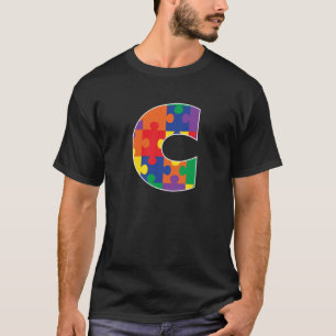 Monogramm C in mehrfarbigen Puzzleteilen T-Shirt