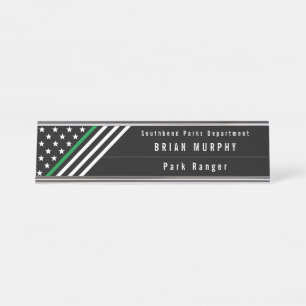 Monogramm der dünnen grünen Linie der Militärstühl Schreibtischnamensplakette