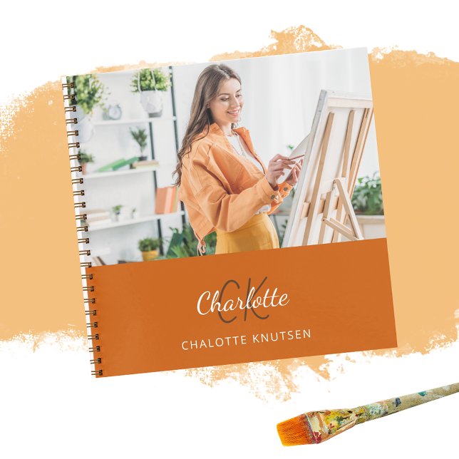 Monogramm des Fotos Orange im Sketchbook Notizbuch (Von Creator hochgeladen)