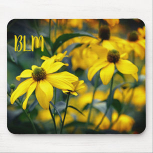 Monogramm des gelben, geschnittenen Blätterteigs Mousepad