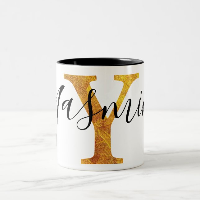 Monogramm des Gold"Y" mit personalisiertem Namen Zweifarbige Tasse (Mittel)