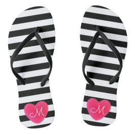 Monogramm des niedlichen Herzens mit schwarzen und Flip Flops