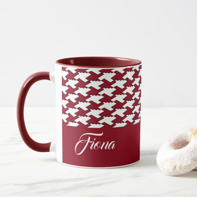 Monogramm des roten und weißen Hahnentrittmusters Tasse (Mit Donut)