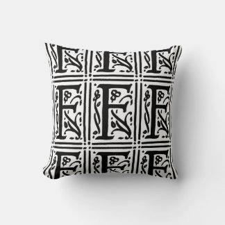 Monogramm F Initial Black and White Floral Pattern Kissen