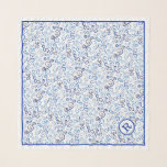 Monogramm für abstrakte blaue Wasserfarbenkurven Schal<br><div class="desc">Weiße abstrakte Muster von hellblauen bis dunkelblauen handbemalten Kurven sind in einem schmalen blauen und breiteren weißen Rahmen mit einem anpassbaren Monogramm in der unteren rechten Ecke enthalten. Personalisieren Sie es mit Ihrem Initial in der Sidebar. Macht ihr ein großartiges Geschenk. Blaue S-Kurven, U-Formen und andere Scrollformen auf weißem Hintergrund...</div>