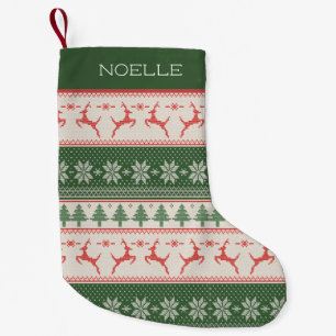 Monogramm für grünes und rotes nordisches Muster Kleiner Weihnachtsstrumpf