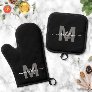 Monogramm für Schwarz-weiße Küchenbezeichnung Ofenhandschuh & Topflappen-Set