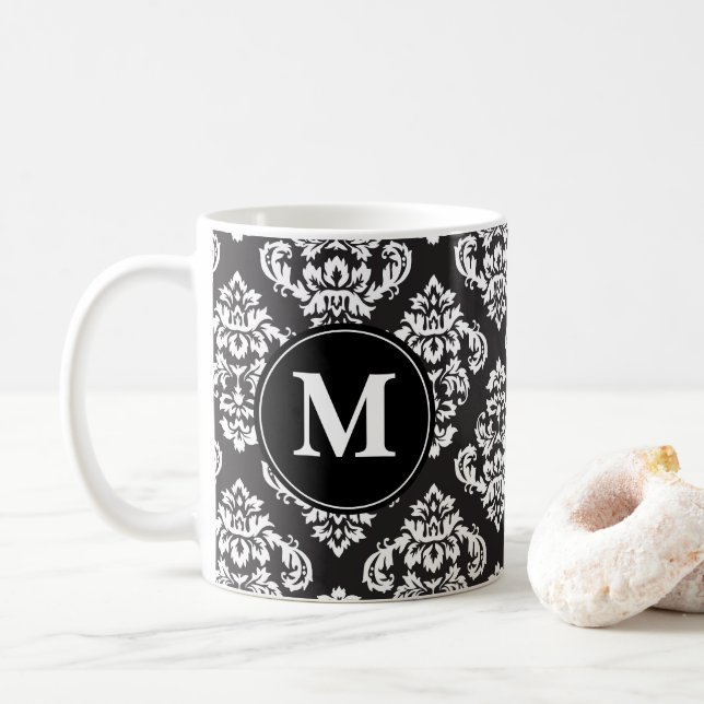 Monogramm für Schwarzweiß-Damaskus-Print Tasse (Mit Donut)