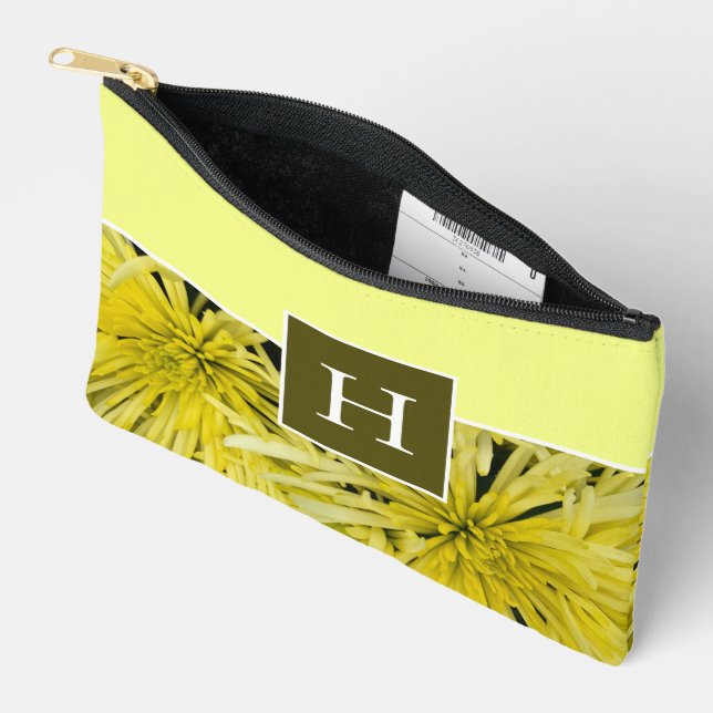 Monogramm Gelbe Chrysanthemum-Blume Zubehörtasche (Offen)
