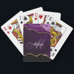 Monogramm Gold und lila Spielkarten<br><div class="desc">Moderne Monogramm-Schrift mit elegantem Hintergrund mit Gold und lila. Die Textfeatures können angepasst werden.</div>