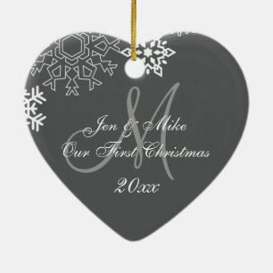Monogramm-Grau des Paares erstes Weihnachtsder Keramikornament