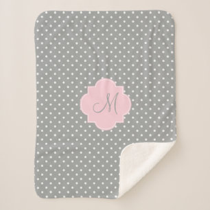 Monogramm, grau, weiß und pastellrosa Polka-Dot Sherpadecke
