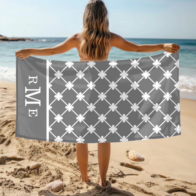 Monogramm, graues weißes geometrisches Muster | Be Strandtuch (Von Creator hochgeladen)