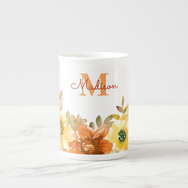 Monogramm Initiale Name Orange Wasserfarbe Floral Prozellantasse (Vorderseite)