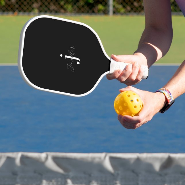 Monogramm-Initialen für den Schwarzen und Weißen I Pickleball Schläger (InSitu)